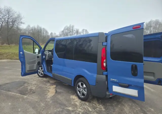 OPEL Vivaro 