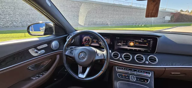 MERCEDES-BENZ Klasa E 4Matic