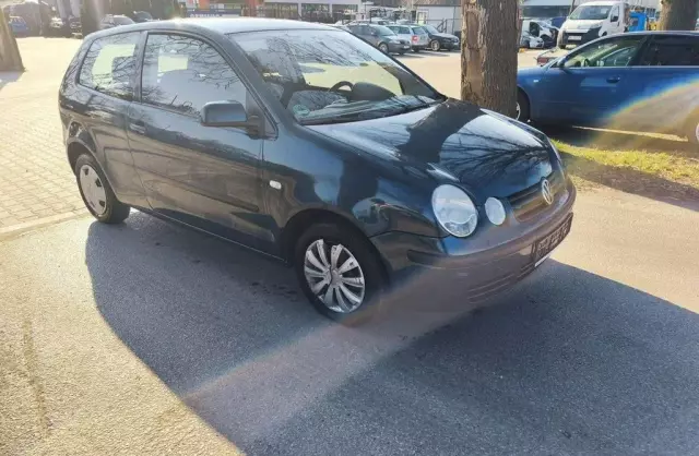 VOLKSWAGEN Polo 