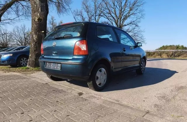 VOLKSWAGEN Polo 