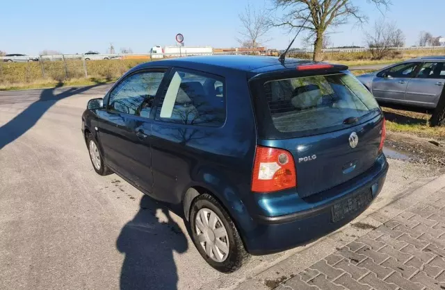 VOLKSWAGEN Polo 