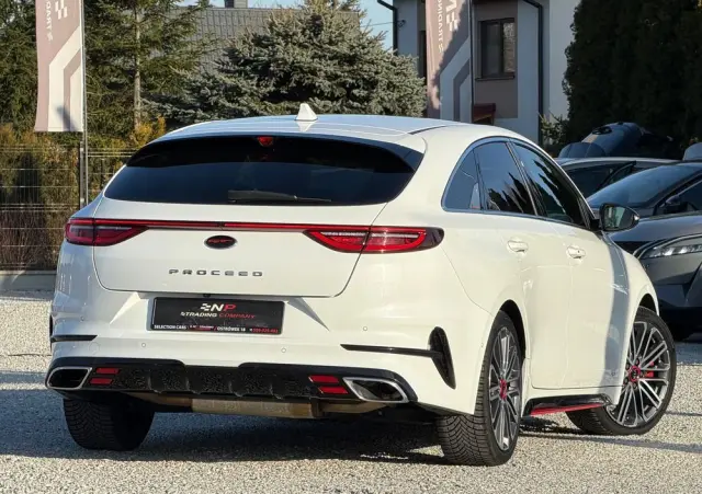 KIA ProCeed 1.6 T-GDI DCT7 OPF GT