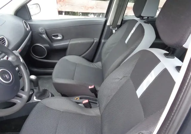 RENAULT Clio 1.2 16V Rip Curl