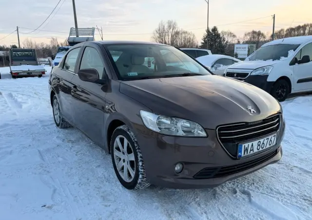 PEUGEOT 301 1.2 VTi/Pure Tech Allure