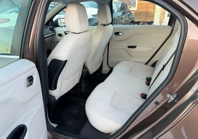 PEUGEOT 301 1.2 VTi/Pure Tech Allure