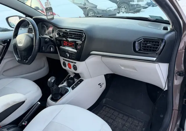 PEUGEOT 301 1.2 VTi/Pure Tech Allure