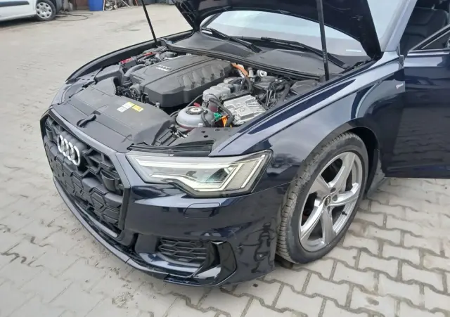 AUDI A6 Avant 50 TFSI e quattro S tronic S line