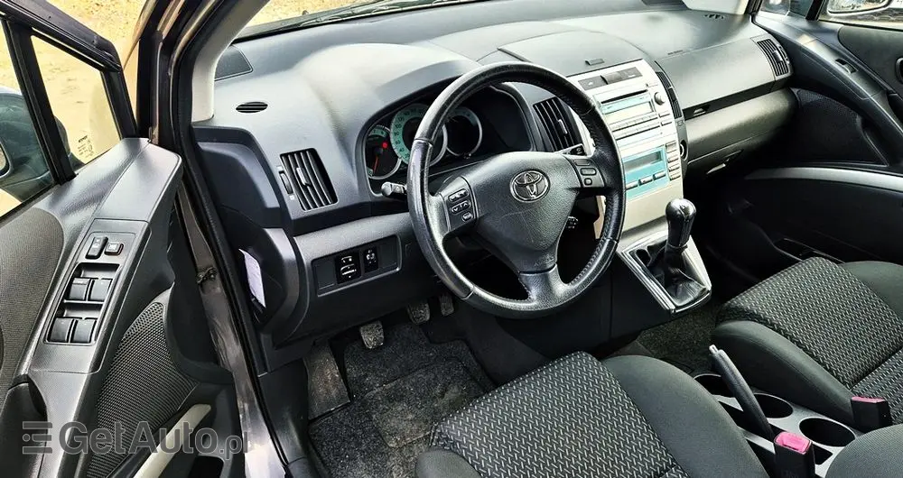 TOYOTA Corolla Verso 1.8 Premium + 7os