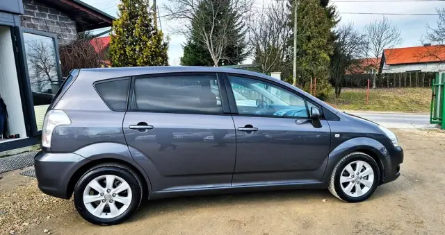 TOYOTA Corolla Verso 1.8 Premium + 7os