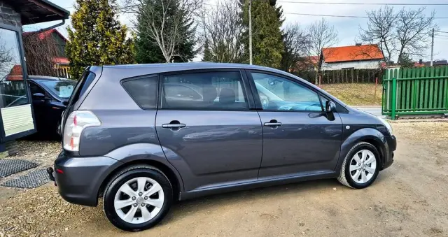 TOYOTA Corolla Verso 1.8 Premium + 7os
