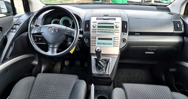 TOYOTA Corolla Verso 1.8 Premium + 7os