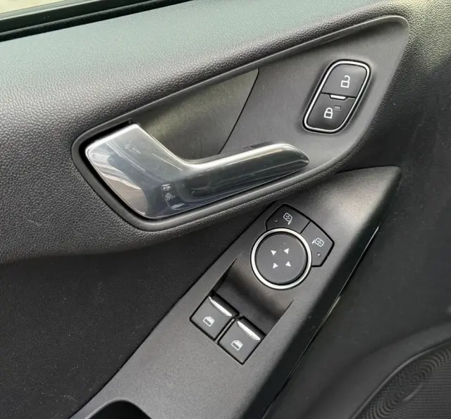 FORD Fiesta 1.1 S&S COOL&CONNECT