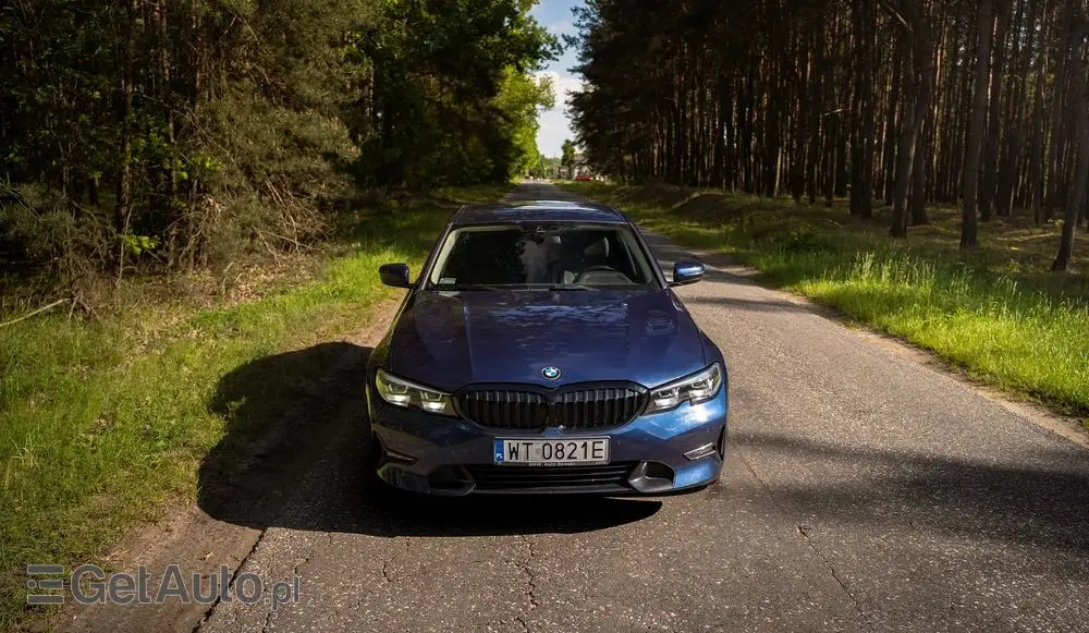 BMW Seria 3 330i Advantage sport