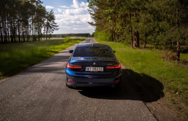 BMW Seria 3 330i Advantage sport