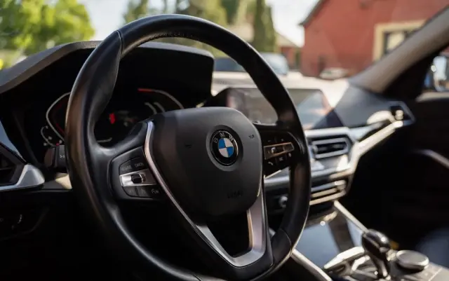 BMW Seria 3 330i Advantage sport