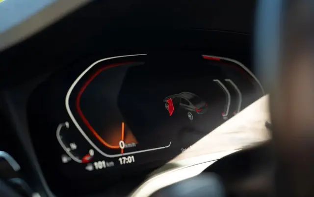 BMW Seria 3 330i Advantage sport