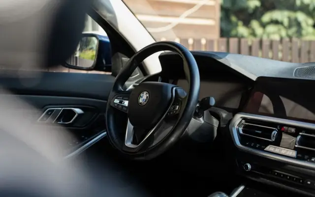 BMW Seria 3 330i Advantage sport