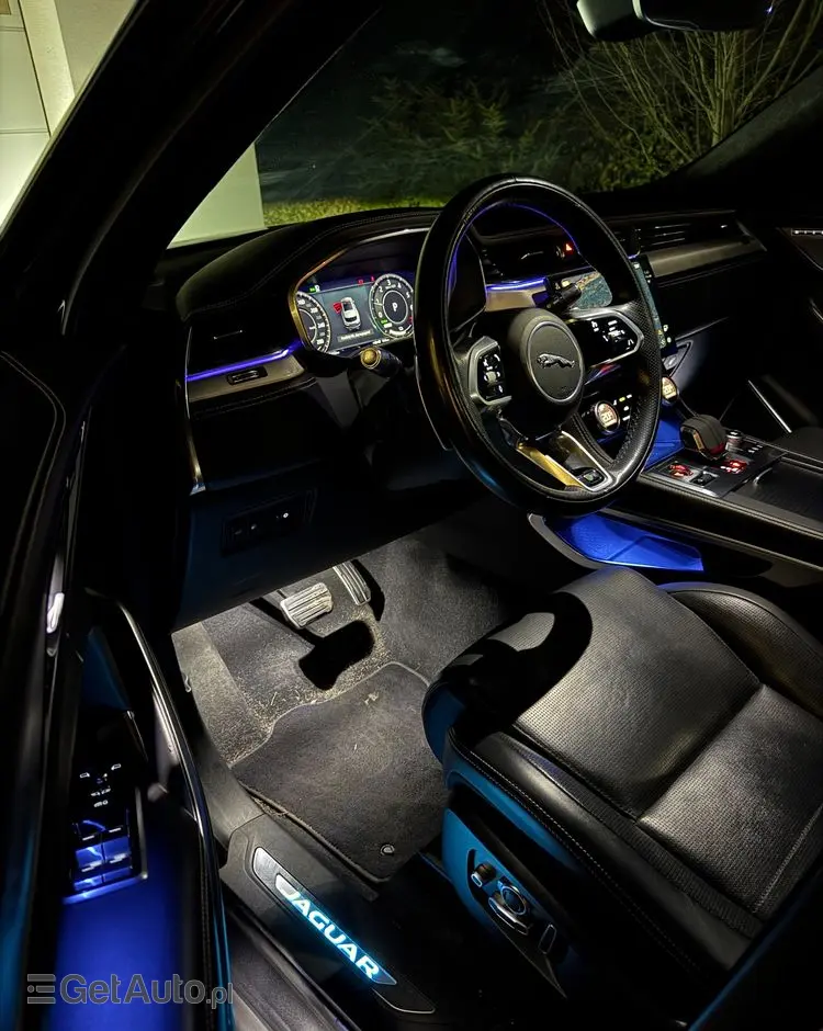 JAGUAR F-Pace 2.0 P400e PHEV AWD R-Dynamic HSE