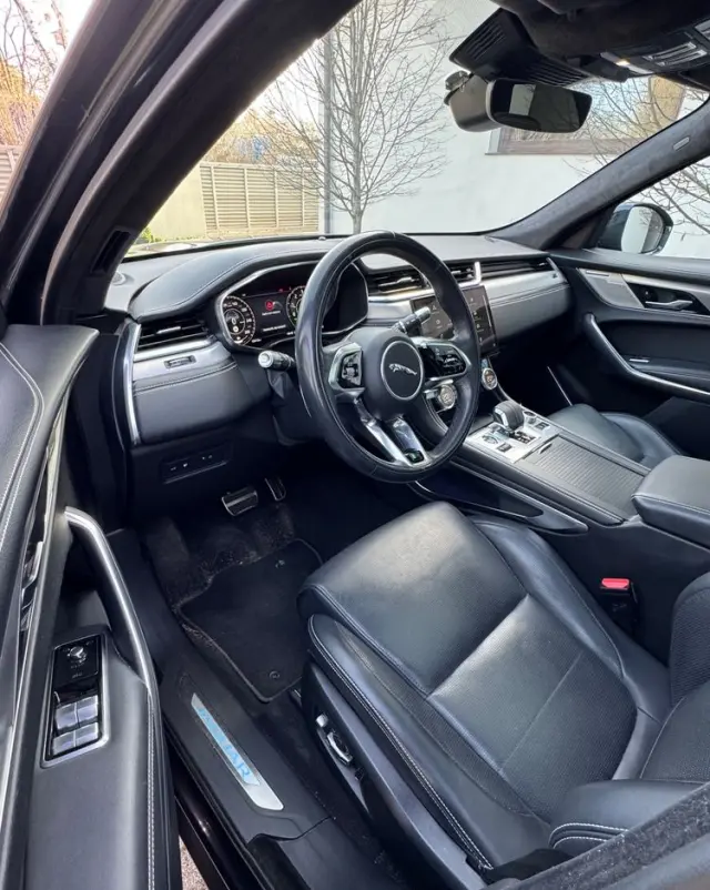 JAGUAR F-Pace 2.0 P400e PHEV AWD R-Dynamic HSE