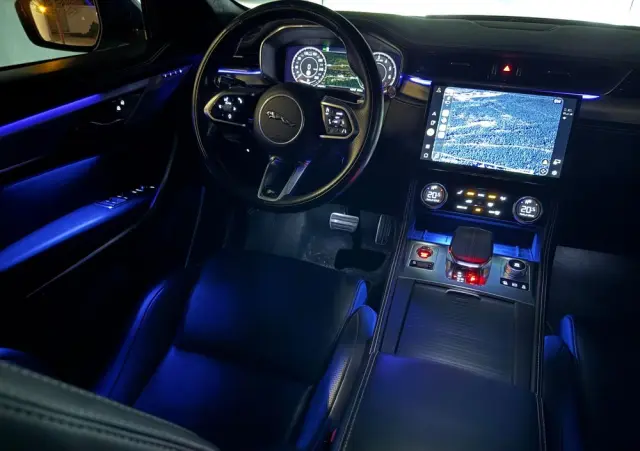 JAGUAR F-Pace 2.0 P400e PHEV AWD R-Dynamic HSE