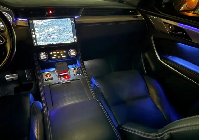 JAGUAR F-Pace 2.0 P400e PHEV AWD R-Dynamic HSE