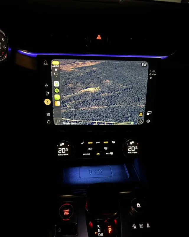 JAGUAR F-Pace 2.0 P400e PHEV AWD R-Dynamic HSE