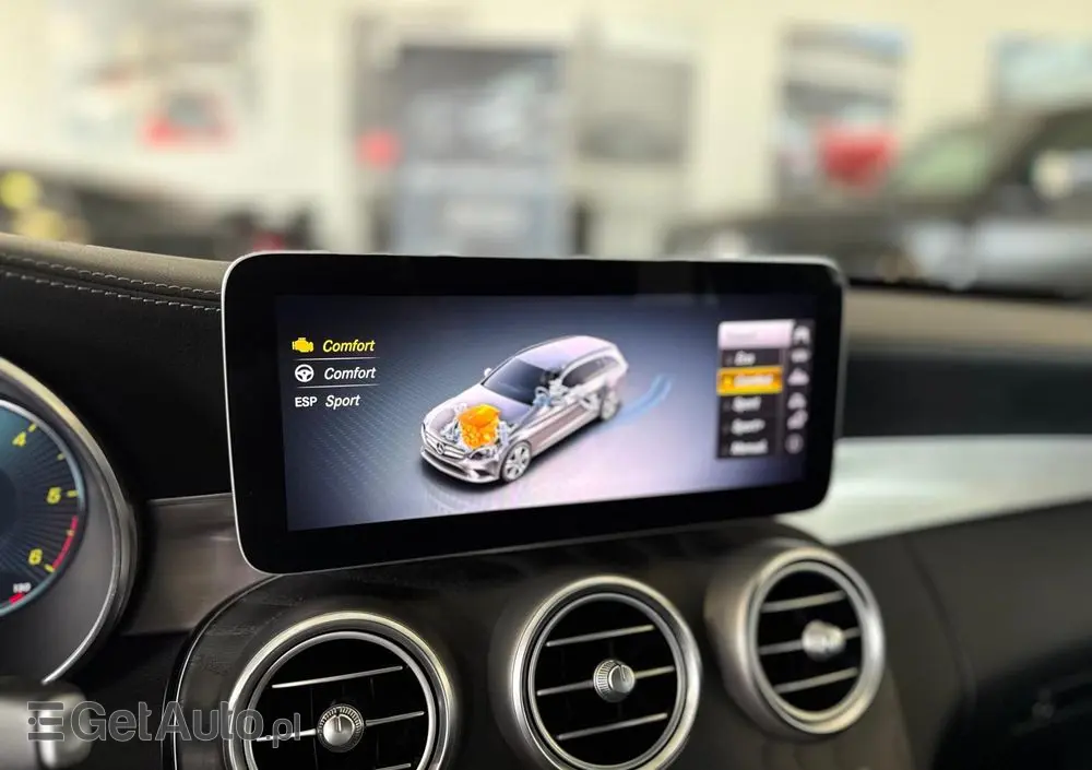 MERCEDES-BENZ Klasa C 200 d 9G-TRONIC AMG Line