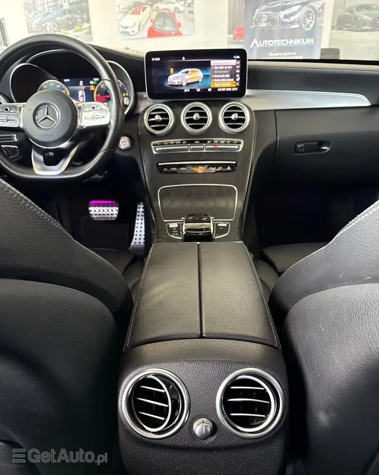 MERCEDES-BENZ Klasa C 200 d 9G-TRONIC AMG Line