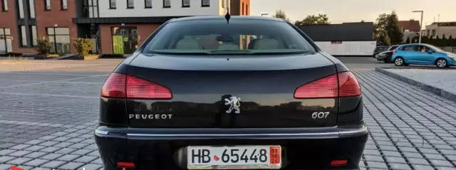PEUGEOT 607 