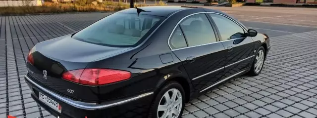 PEUGEOT 607 