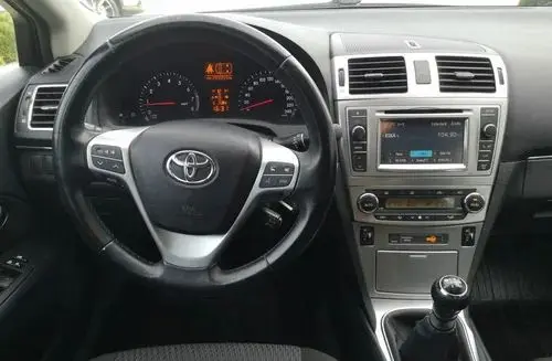 TOYOTA Avensis 