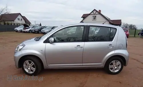 DAIHATSU Sirion 