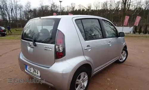 DAIHATSU Sirion 