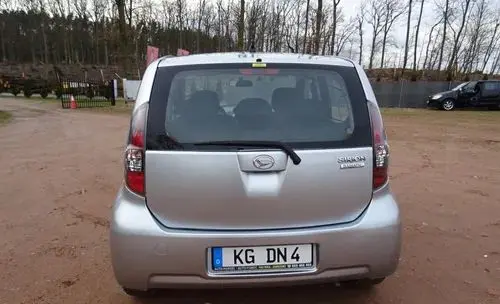 DAIHATSU Sirion 
