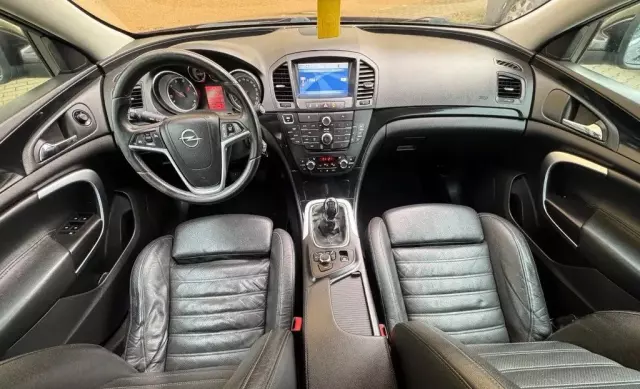 OPEL Insignia 