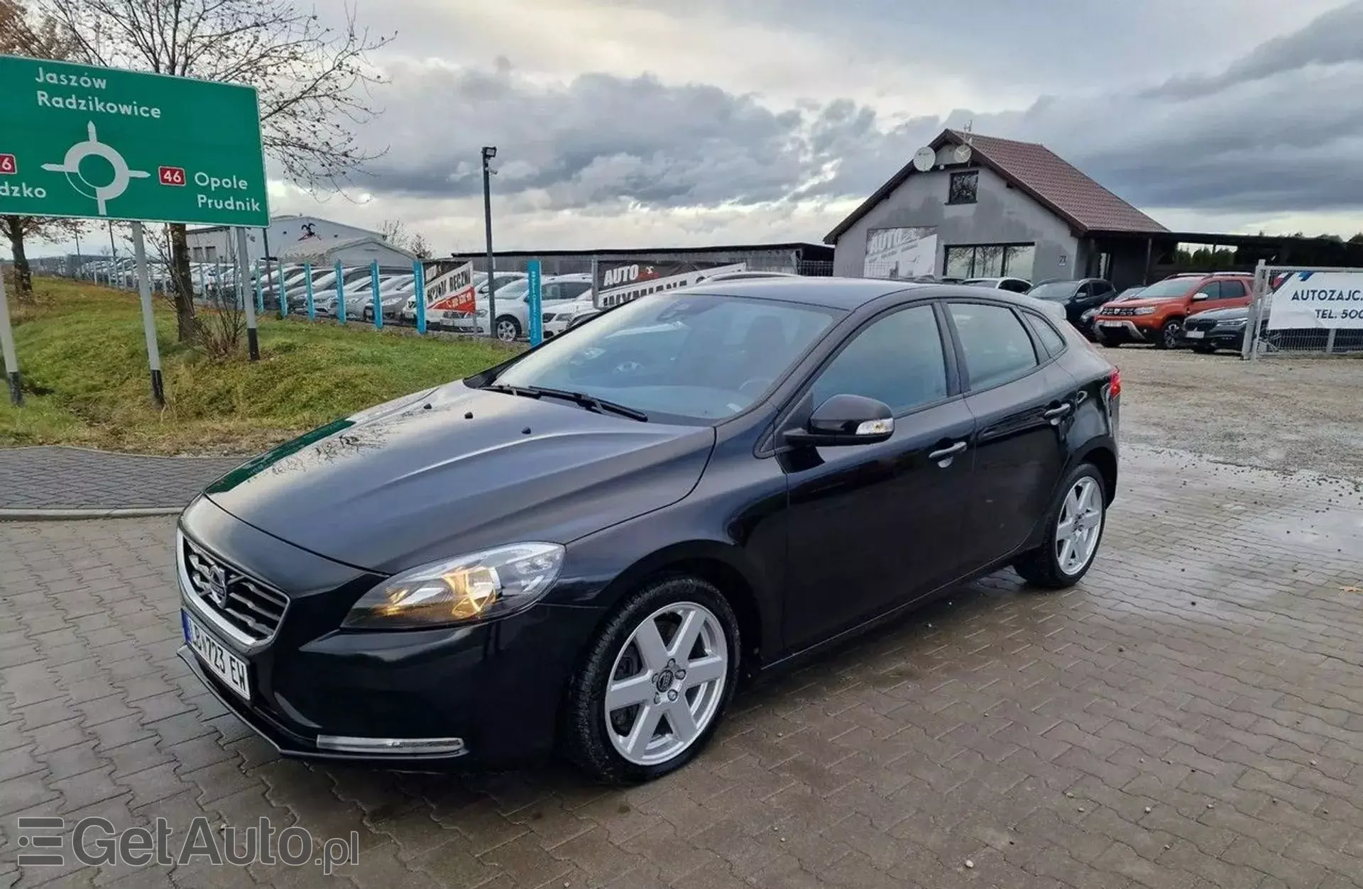 VOLVO V40 