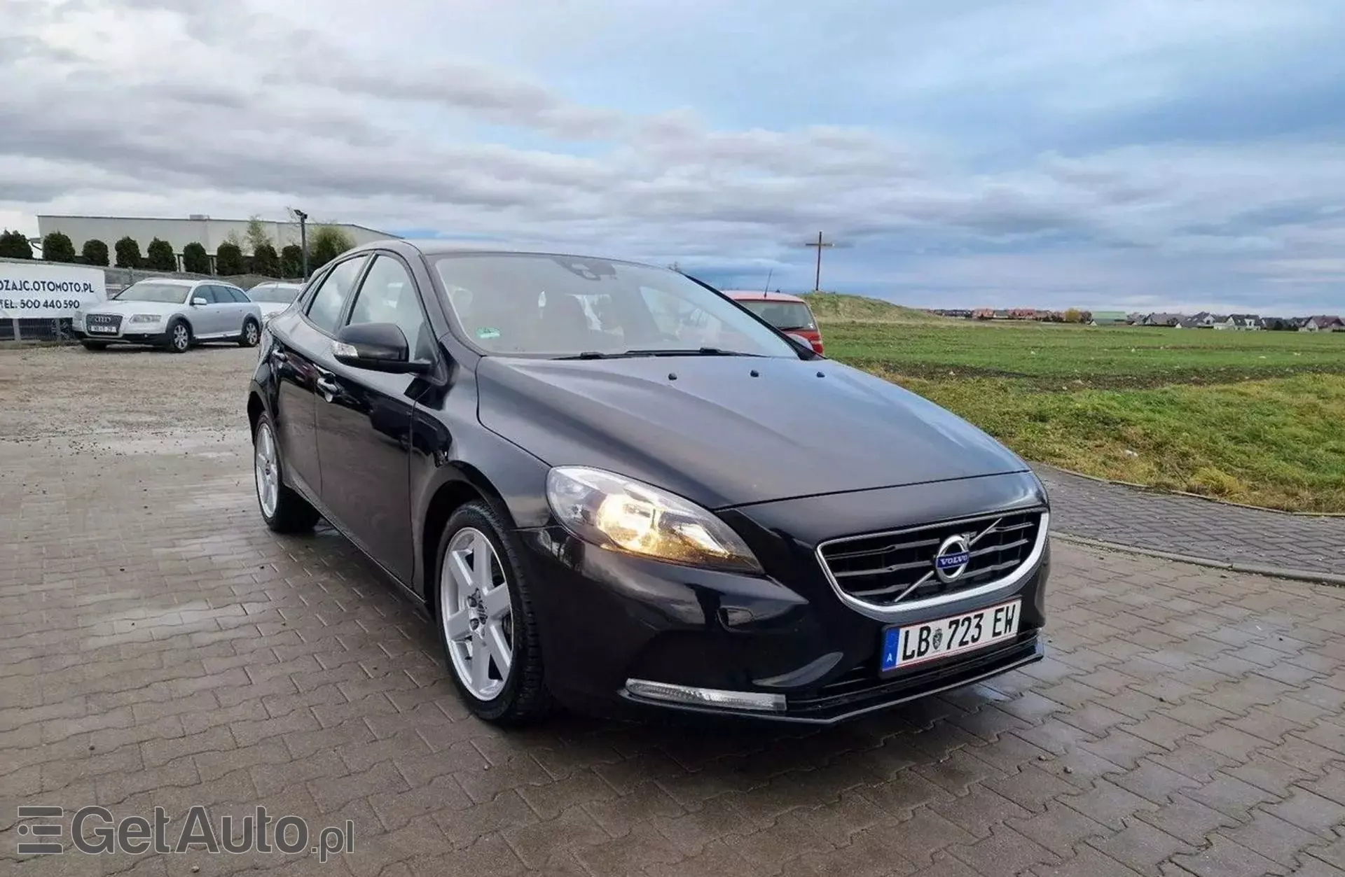 VOLVO V40 