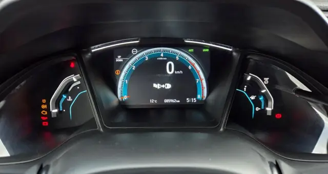 HONDA Civic 1.0 i-VTEC Turbo Comfort Sport Line