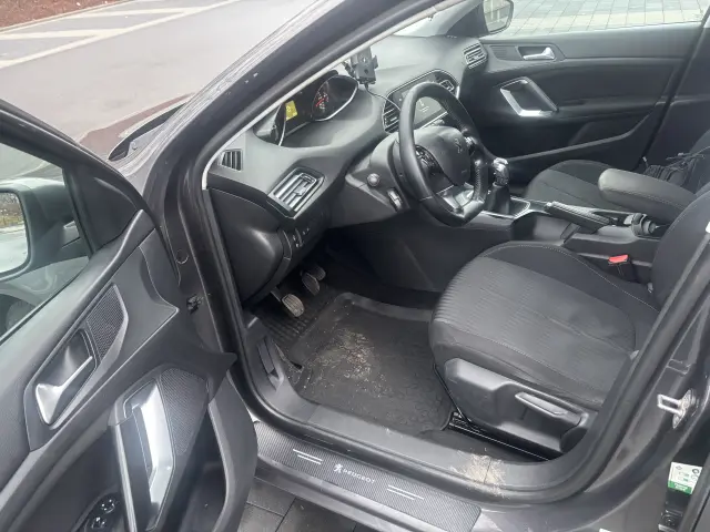 PEUGEOT 308 Allure S&S BlueHDi