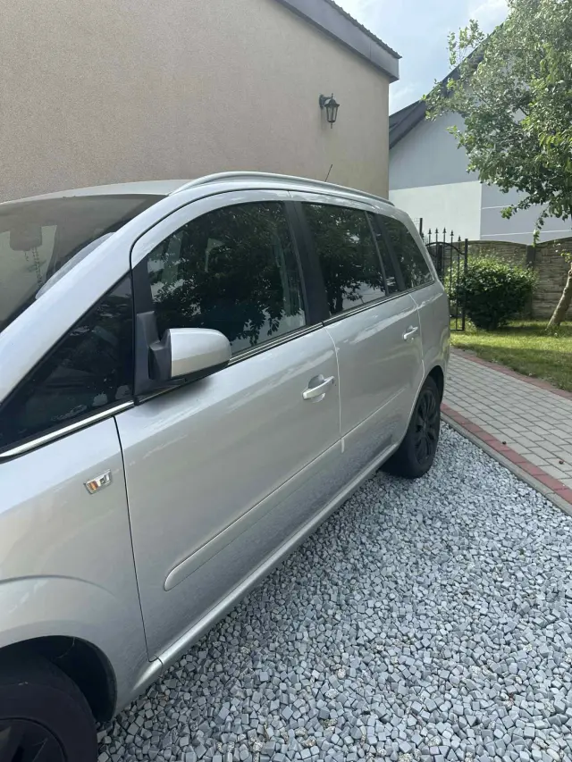 OPEL Zafira Essentia