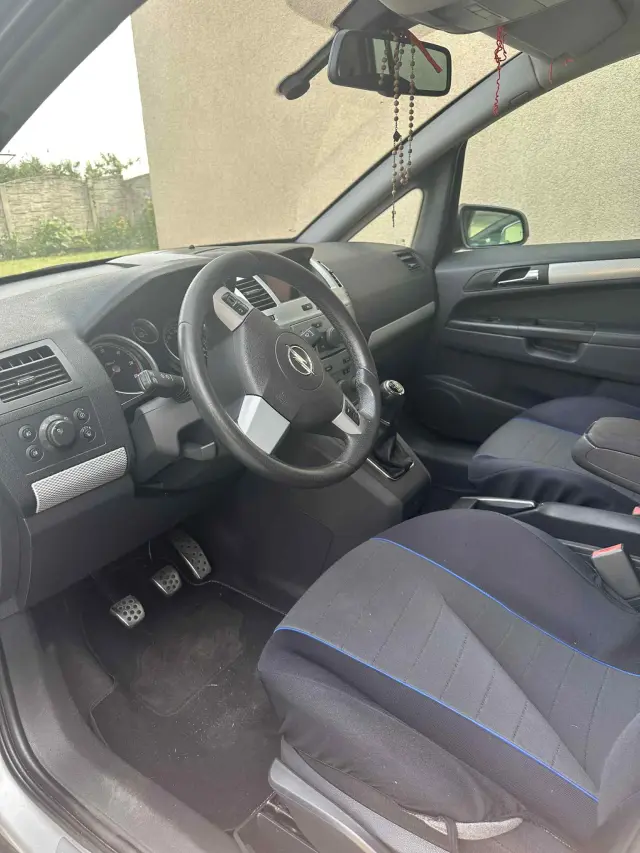 OPEL Zafira Essentia