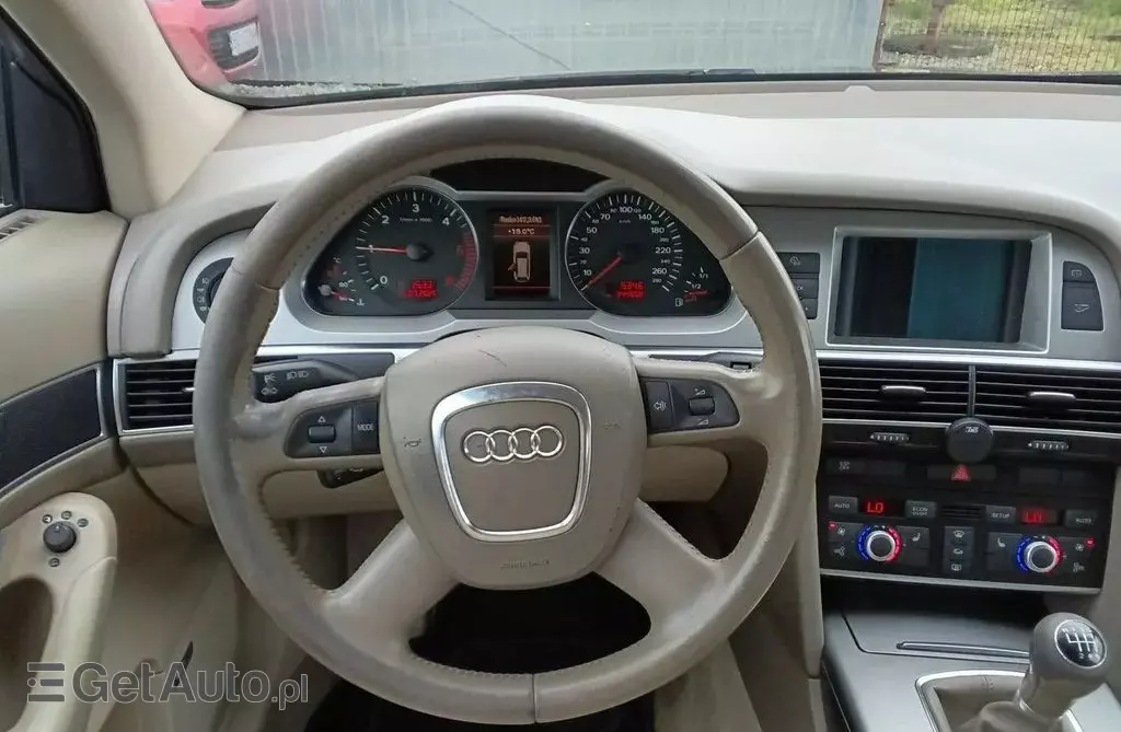 AUDI A6 
