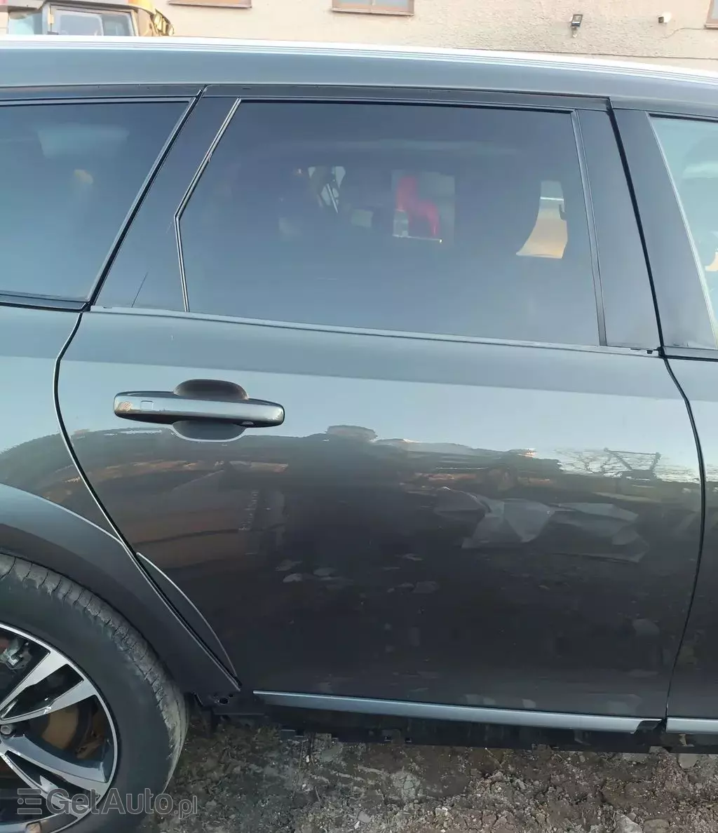 VOLVO V90 Cross Country 