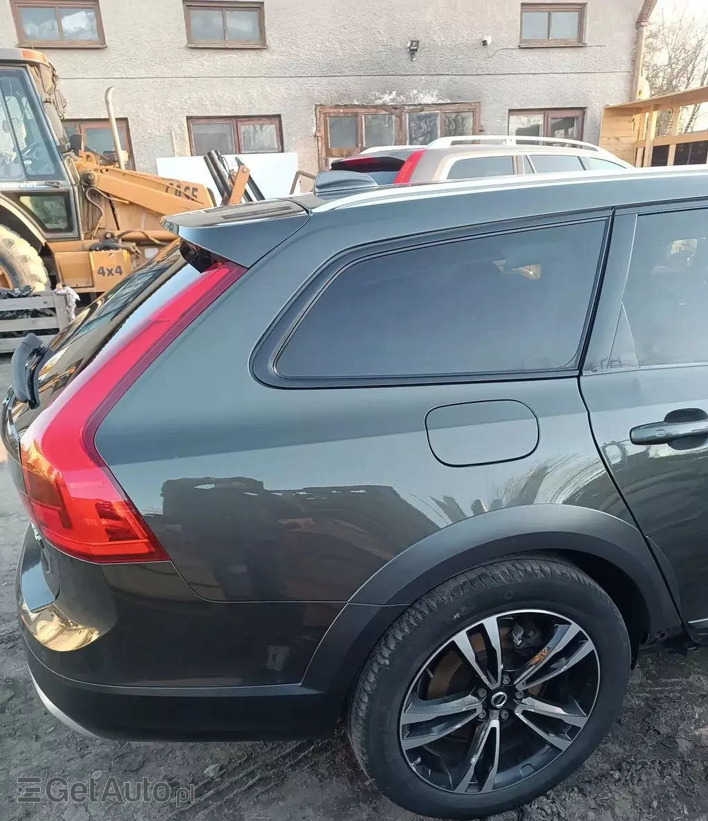 VOLVO V90 Cross Country 