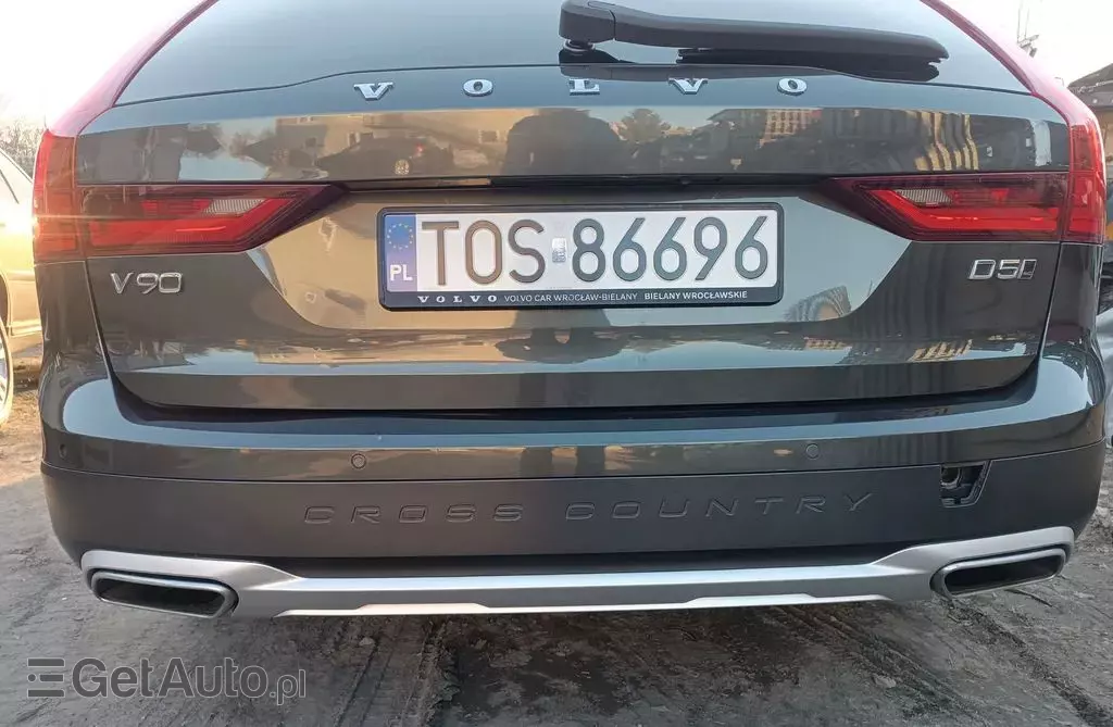 VOLVO V90 Cross Country 