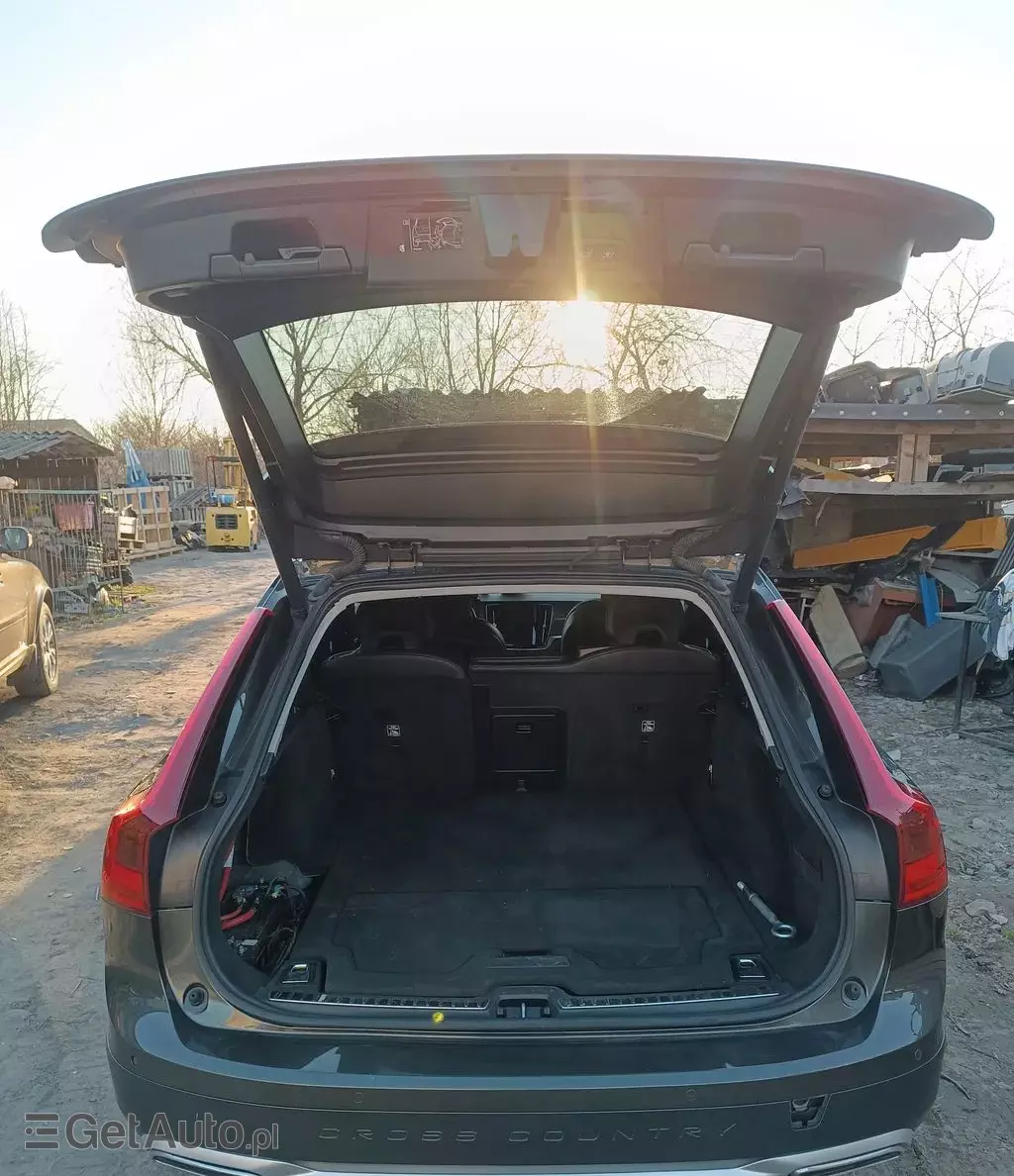VOLVO V90 Cross Country 