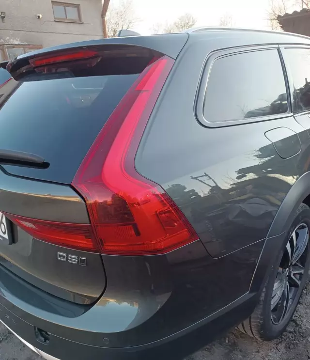 VOLVO V90 Cross Country 