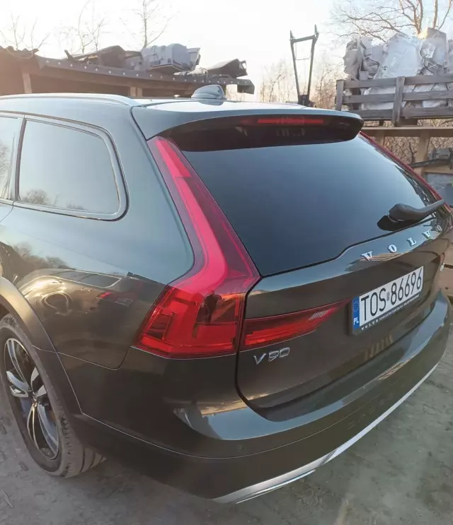 VOLVO V90 Cross Country 
