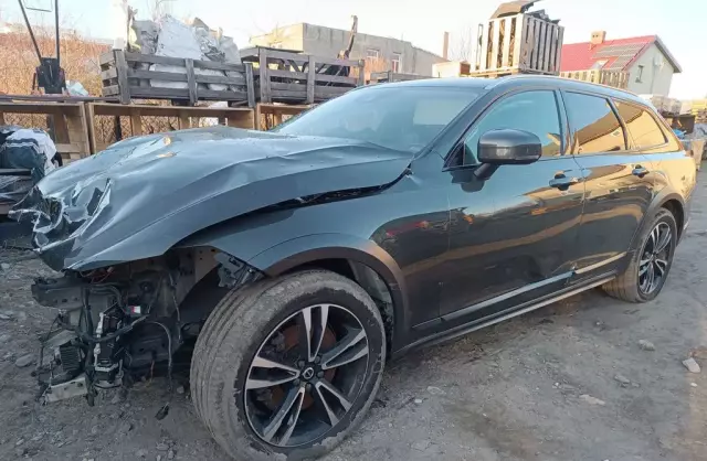 VOLVO V90 Cross Country 