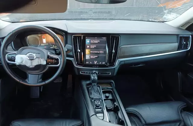 VOLVO V90 Cross Country 